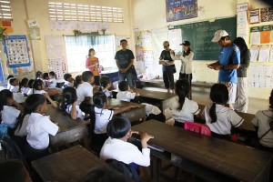 ポー村小学校でのボランティア